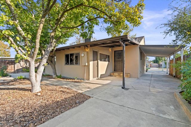 2355 Hooke Way, Sacramento, CA 95822