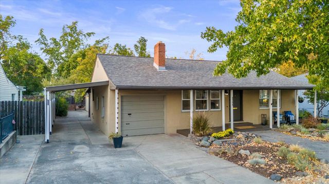 2355 Hooke Way, Sacramento, CA 95822