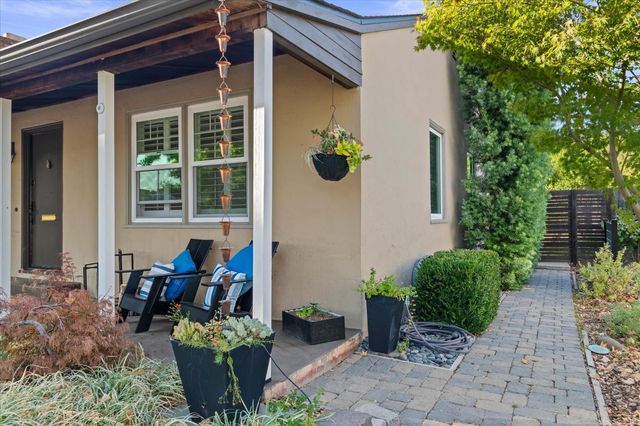 2355 Hooke Way, Sacramento, CA 95822