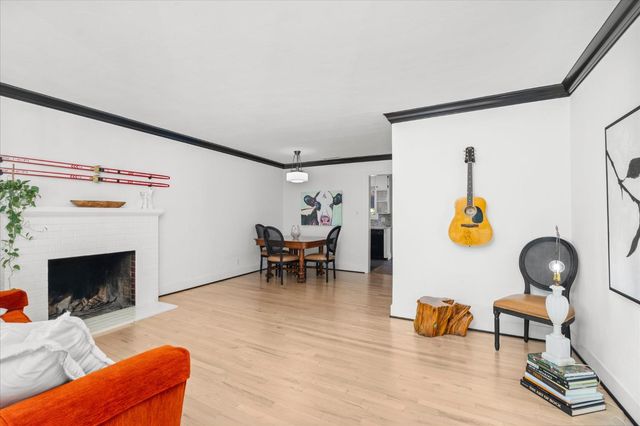 2355 Hooke Way, Sacramento, CA 95822