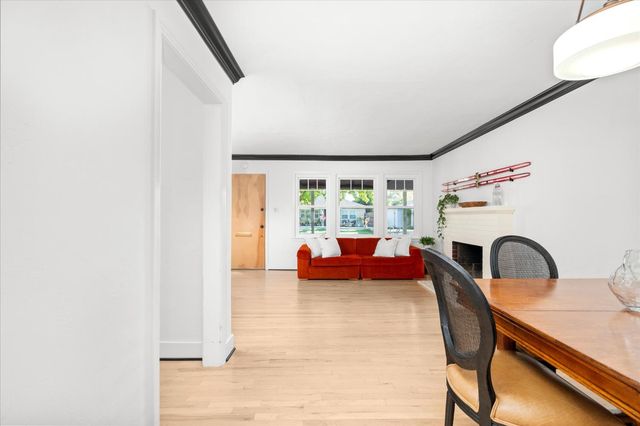 2355 Hooke Way, Sacramento, CA 95822