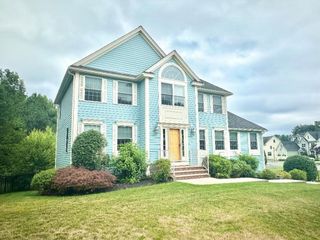 16 O'heir Way, Lowell, MA 01852