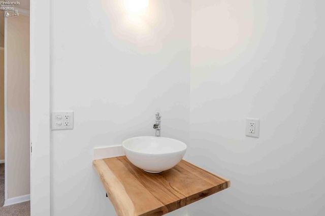 2130 Columbus, Sandusky, OH 44870