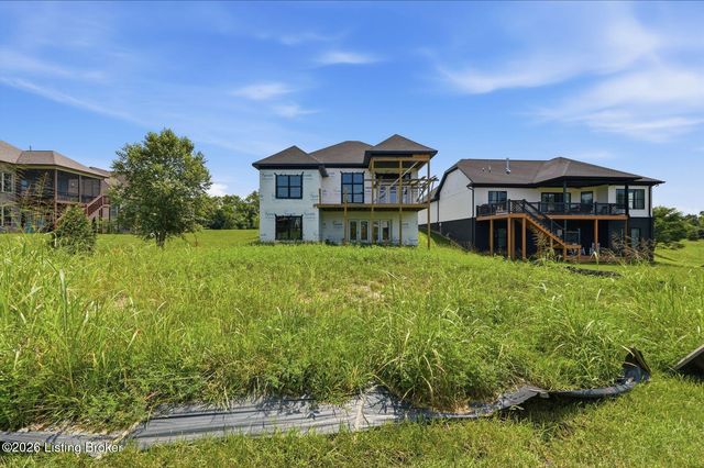 205 Locust Park Pl, Louisville, KY 40245