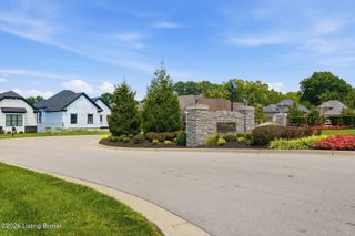 205 Locust Park Pl, Louisville, KY 40245