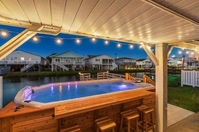 404 33rd Ave. N, North Myrtle Beach, SC 29582