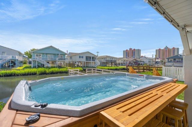 404 33rd Ave. N, North Myrtle Beach, SC 29582