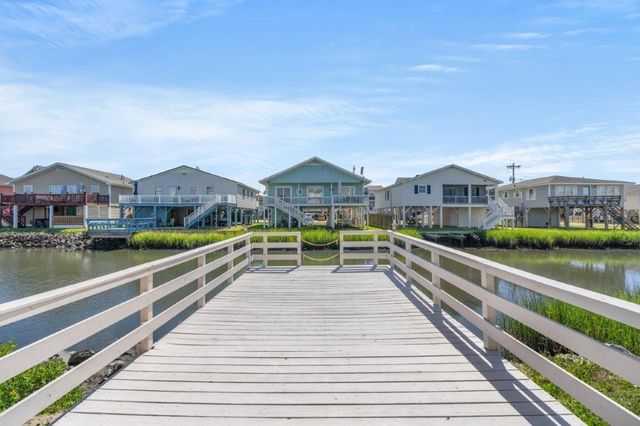 404 33rd Ave. N, North Myrtle Beach, SC 29582