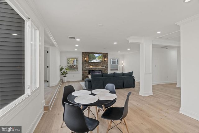 5 BURGESS LN, Willingboro, NJ 08046