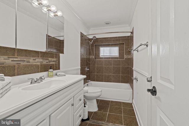 5 BURGESS LN, Willingboro, NJ 08046