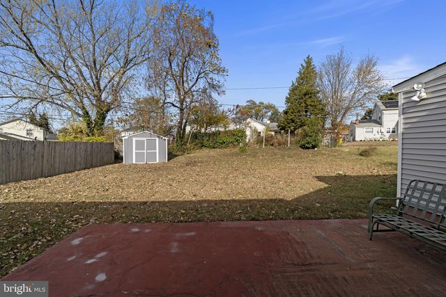 5 BURGESS LN, Willingboro, NJ 08046