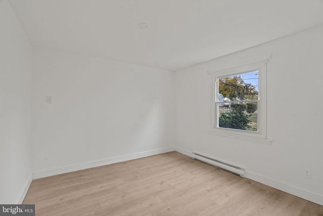 5 BURGESS LN, Willingboro, NJ 08046