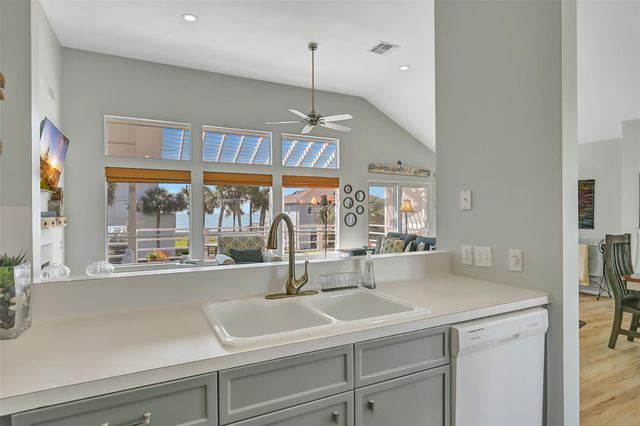 18418 E De Vaca Lane, Galveston, TX 77554