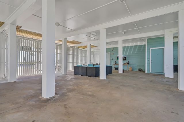 18418 E De Vaca Lane, Galveston, TX 77554