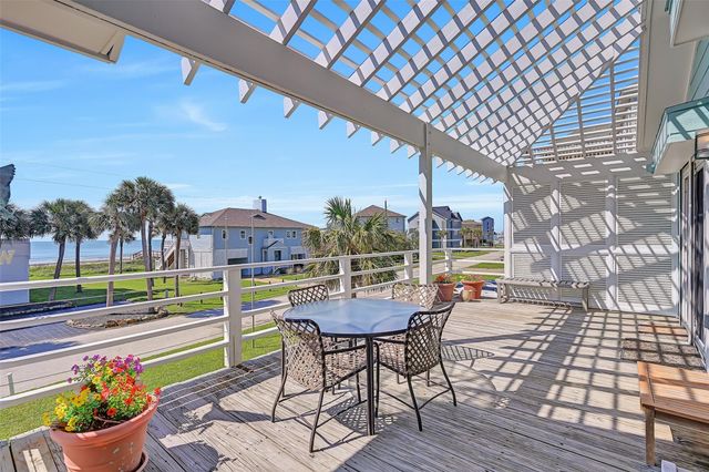 18418 E De Vaca Lane, Galveston, TX 77554