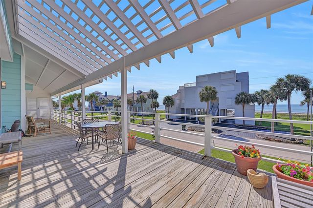 18418 E De Vaca Lane, Galveston, TX 77554
