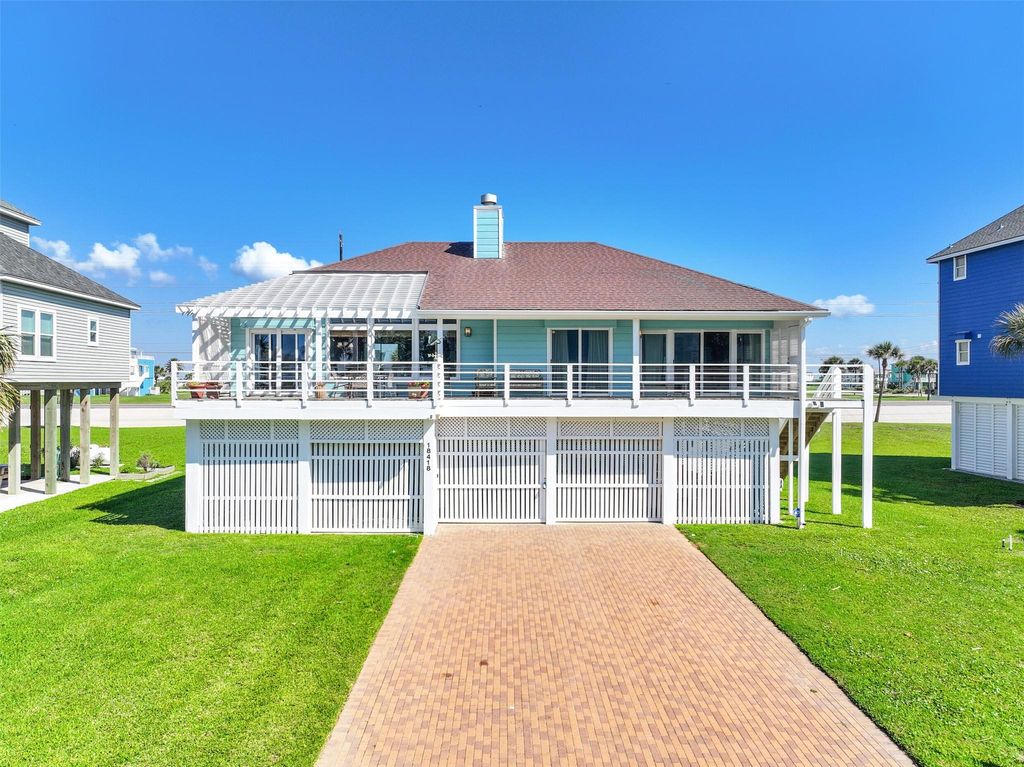 18418 E De Vaca Lane, Galveston, TX 77554