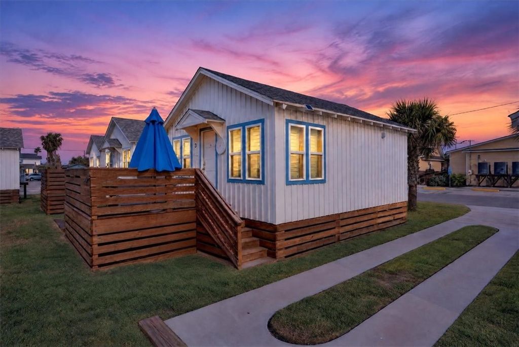 340 N Alister St 3, Port Aransas, TX 78373 — exterior