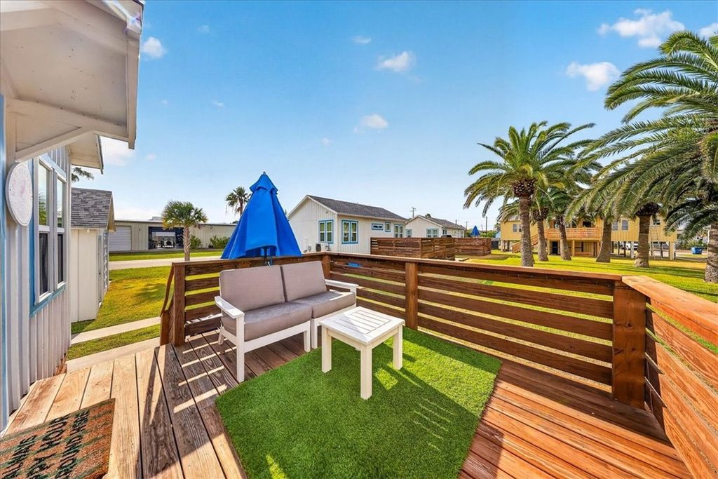 340 N Alister St 3, Port Aransas, TX 78373 — photo 2