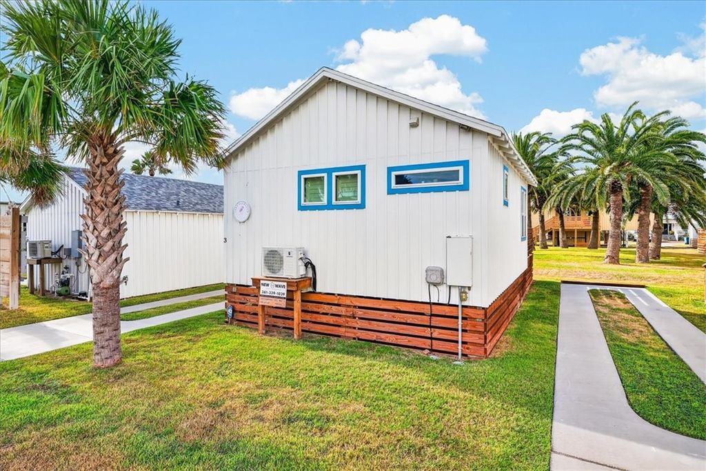 340 N Alister St 3, Port Aransas, TX 78373 — photo 4