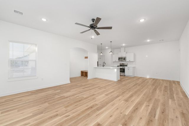 2436 S Pronghorn St, Goddard, KS 67052