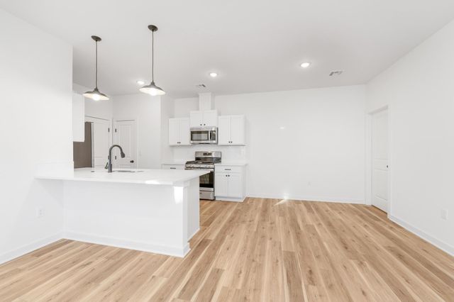 2436 S Pronghorn St, Goddard, KS 67052