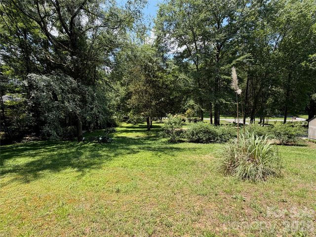 7322 Alamance Drive, Charlotte, NC 28227