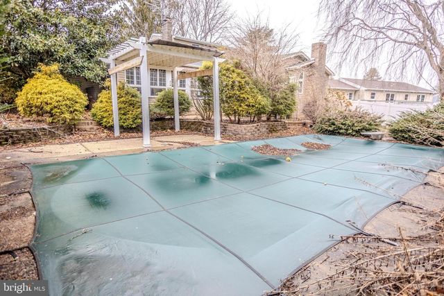 2 HANCOCK CT, New Freedom, PA 17349