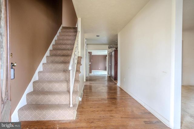 2 HANCOCK CT, New Freedom, PA 17349