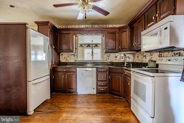 2 HANCOCK CT, New Freedom, PA 17349