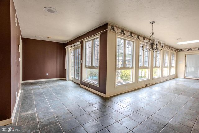 2 HANCOCK CT, New Freedom, PA 17349