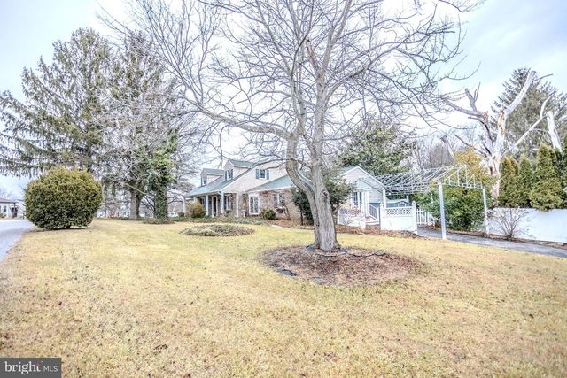 2 HANCOCK CT, New Freedom, PA 17349