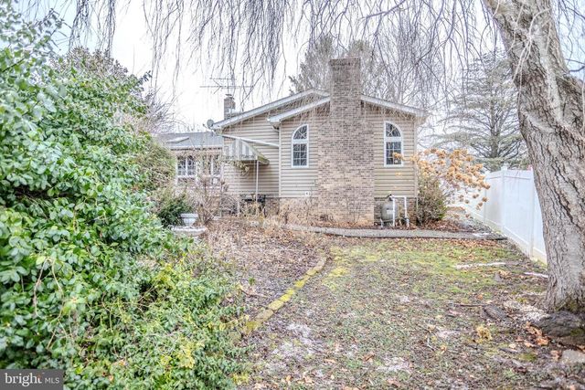 2 HANCOCK CT, New Freedom, PA 17349