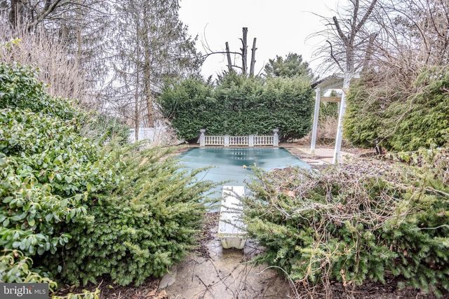 2 HANCOCK CT, New Freedom, PA 17349