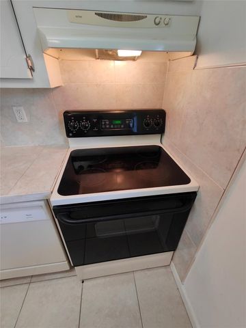 606 SW Natura Boulevard 107, Deerfield Beach, FL 33441