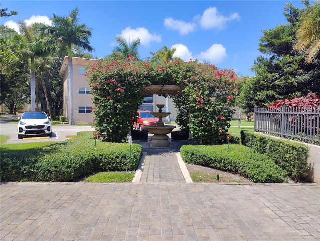 606 SW Natura Boulevard 107, Deerfield Beach, FL 33441