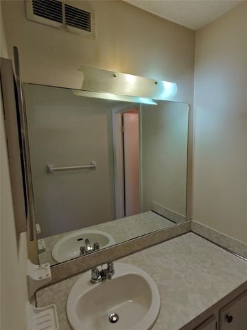 606 SW Natura Boulevard 107, Deerfield Beach, FL 33441