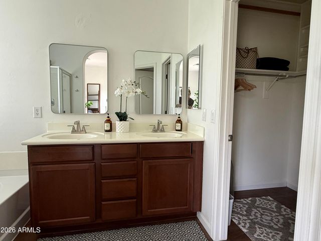 3647 E LESLIE Drive, Gilbert, AZ 85296