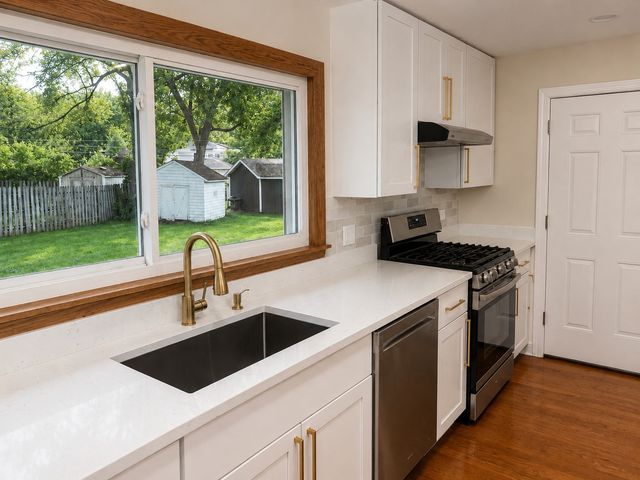 4N015 Kenwood Avenue, West Chicago, IL 60185