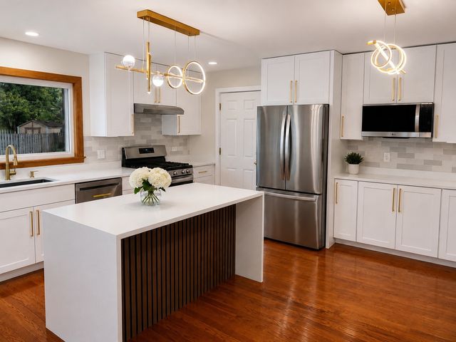 4N015 Kenwood Avenue, West Chicago, IL 60185