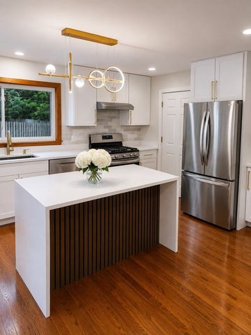 4N015 Kenwood Avenue, West Chicago, IL 60185