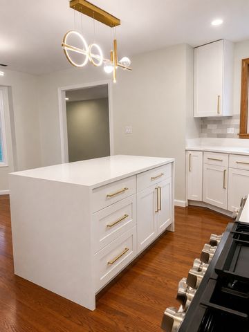 4N015 Kenwood Avenue, West Chicago, IL 60185