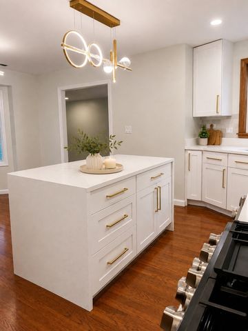 4N015 Kenwood Avenue, West Chicago, IL 60185