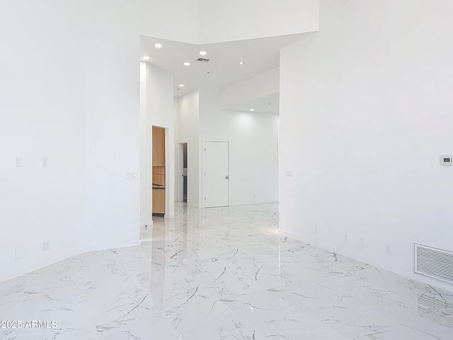 25150 N WINDY WALK Drive 14, Scottsdale, AZ 85255