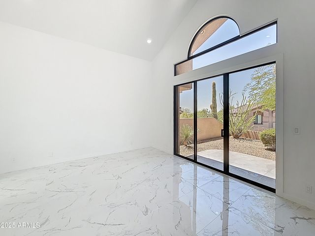 25150 N WINDY WALK Drive 14, Scottsdale, AZ 85255