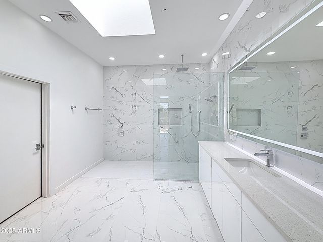 25150 N WINDY WALK Drive 14, Scottsdale, AZ 85255