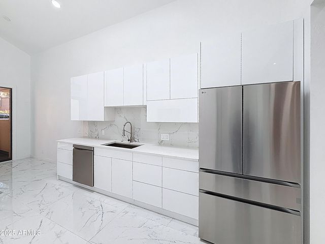 25150 N WINDY WALK Drive 14, Scottsdale, AZ 85255