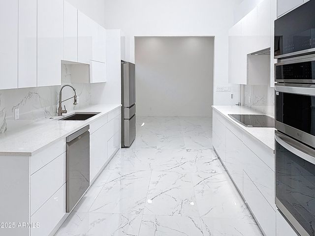 25150 N WINDY WALK Drive 14, Scottsdale, AZ 85255