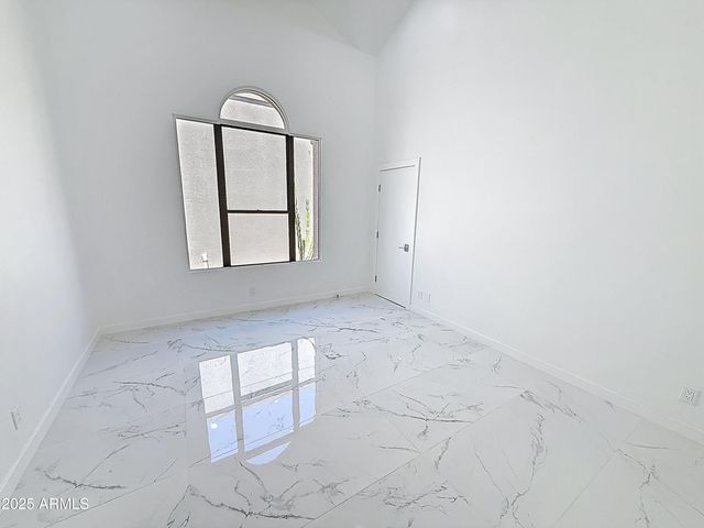 25150 N WINDY WALK Drive 14, Scottsdale, AZ 85255