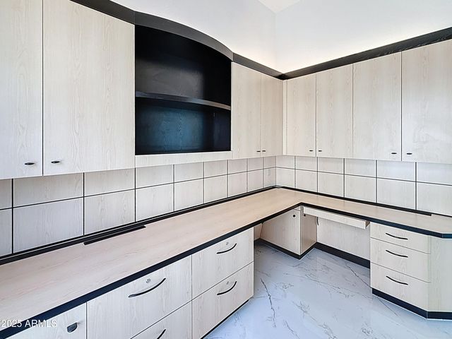 25150 N WINDY WALK Drive 14, Scottsdale, AZ 85255